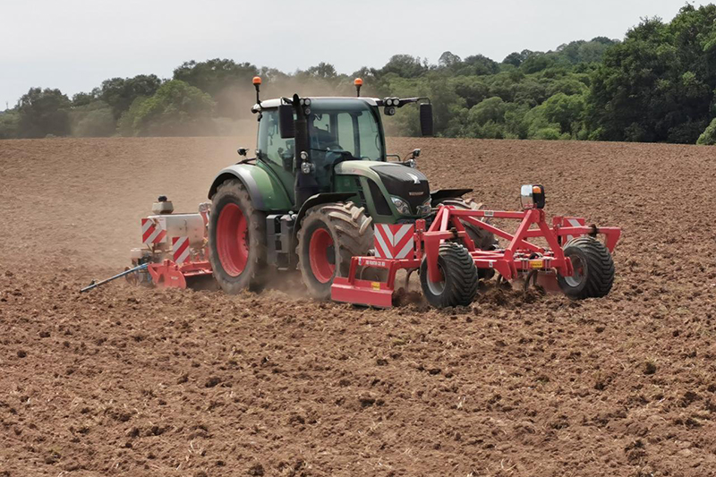 Versuchsaussaat farmsaat Maissorten in Nord-Frankreich