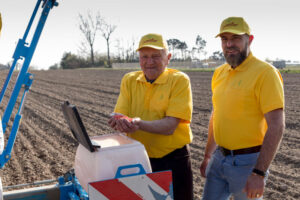 Tomasz Krakowiak mit seinem Vater – Geschäftsleitung farmsaat Polska